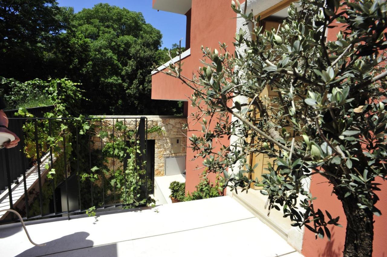 Apartment Charon With Garage